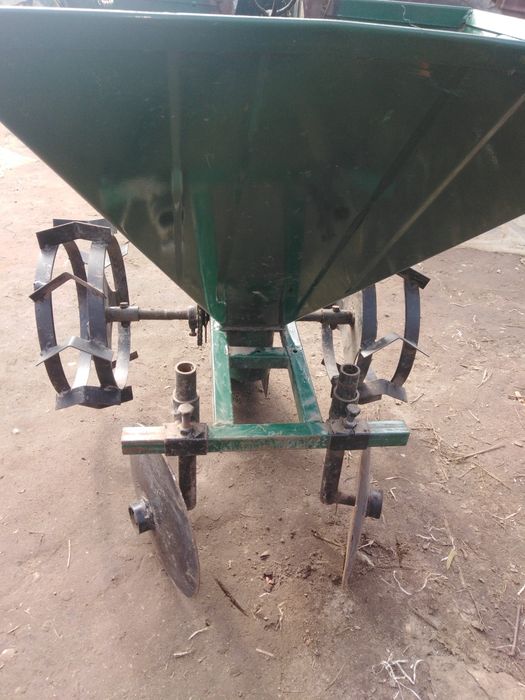 Картоплесаджалка, картофелесаджалка, картошкосажалка, сажалка, саджал