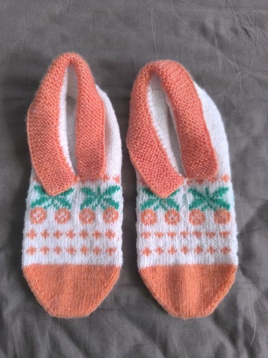 Skarpetki ozdobne dziergane