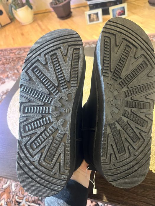 Взуття жіноче уги