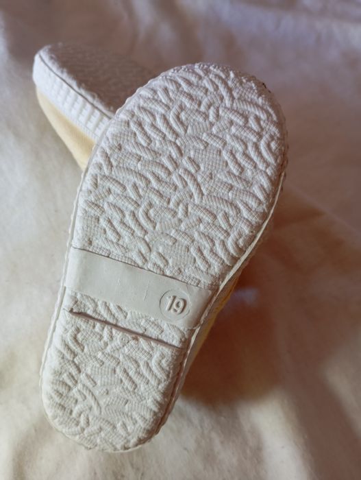 Sapato bebe Bege Novo