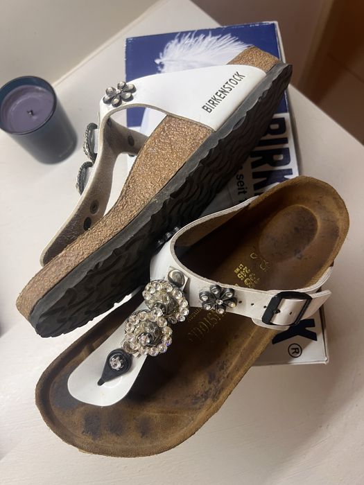 Birkenstock Gizeh oryginalne klapki lakierowane biale r.38