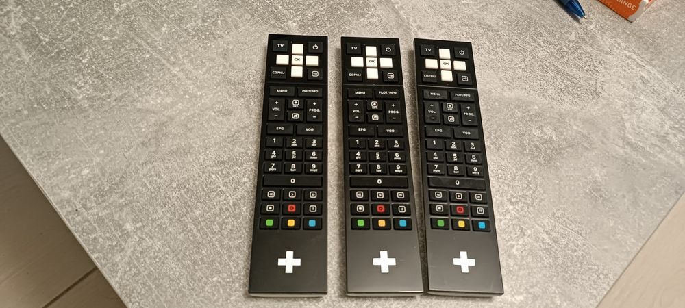 3 piloty do dekoderów Sagemcom DSIW74 / NC+ / CANAL+