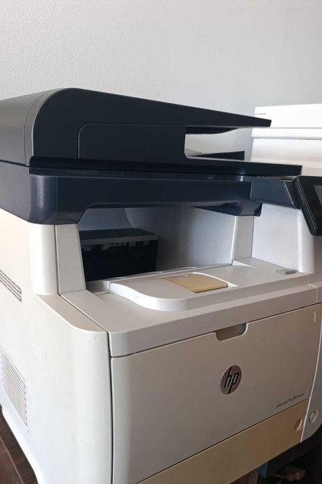Impressora HP LaserJet Pro MFP M521dn