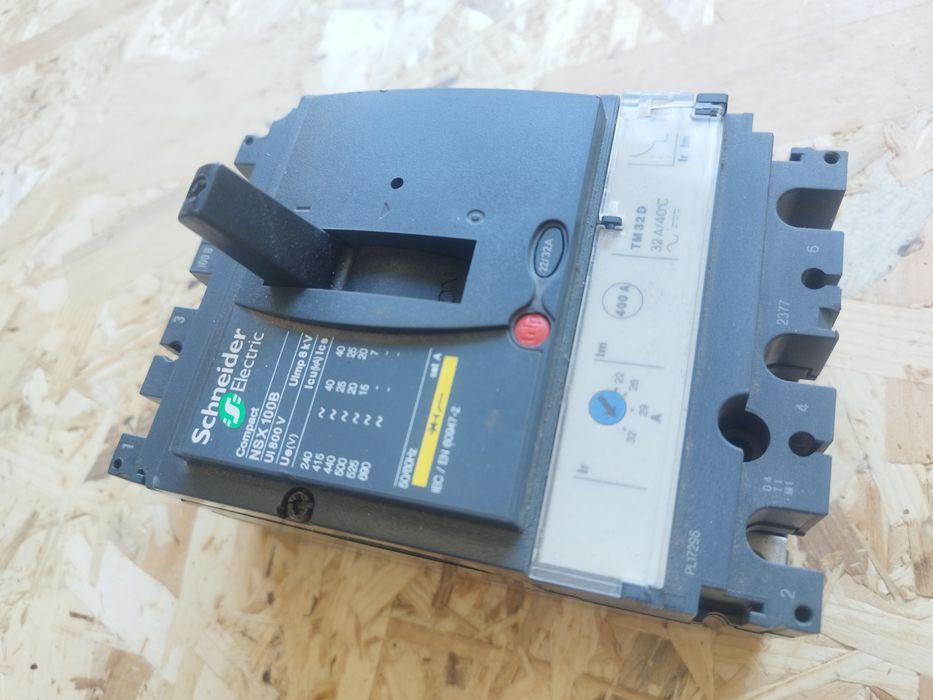 Disjuntor Schneider Electric Nsx100B - 22