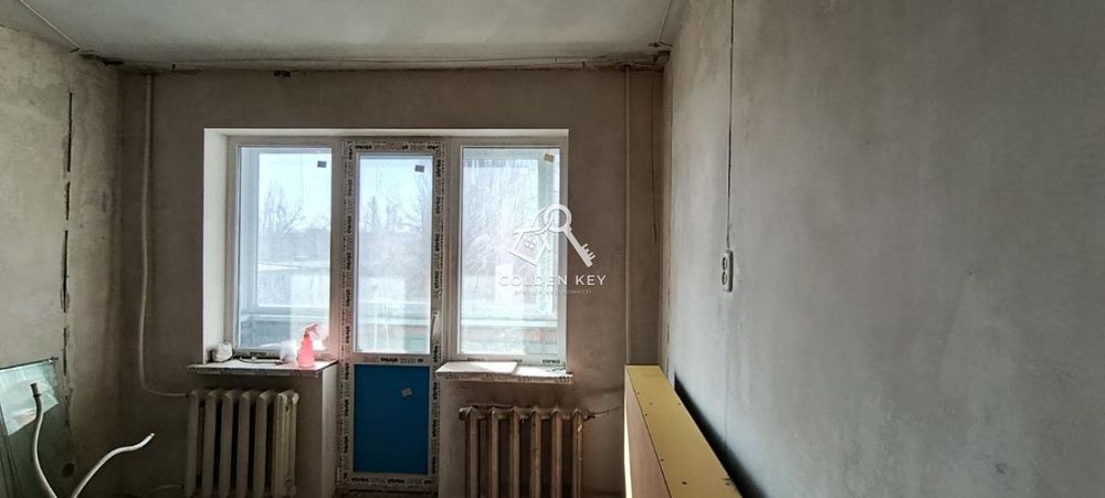 Продаж 3-кімнатної квартири під ремонт на Восході