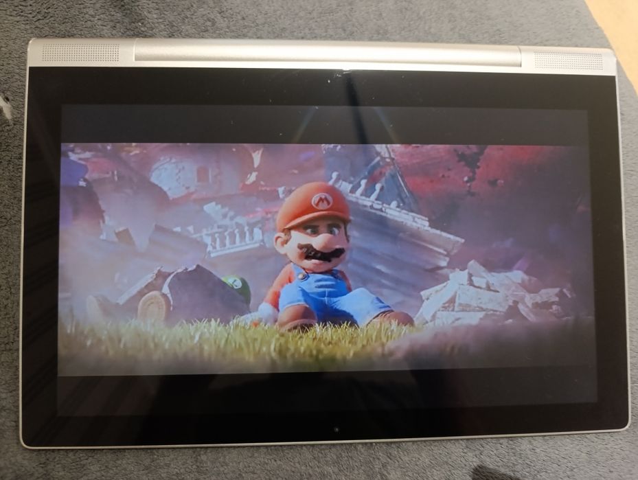 Lenovo Yoga tad 2 з проєктором
