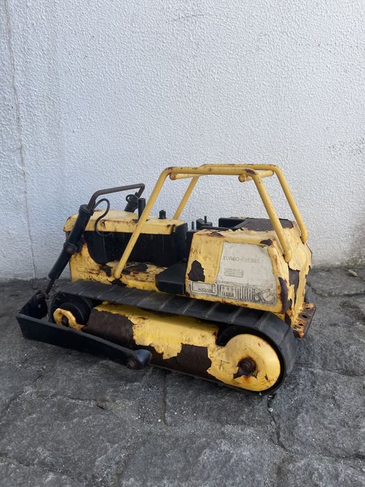 Brinquedo chapa Tonka