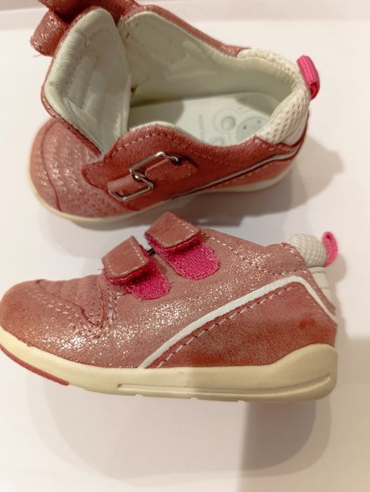 Кросівки черевички сhicco для дівчинки