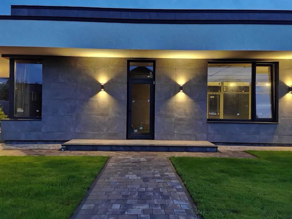 Сучазний будинок в с. Романків