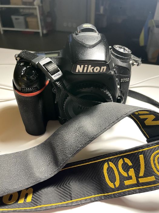 Nikon D750 | Новий затвор і матриця | Комплект