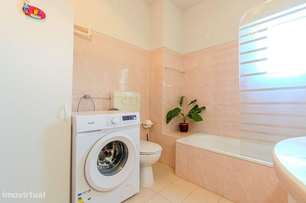 Apartamento com um quarto no centro da cidade, em condomínio fechado c