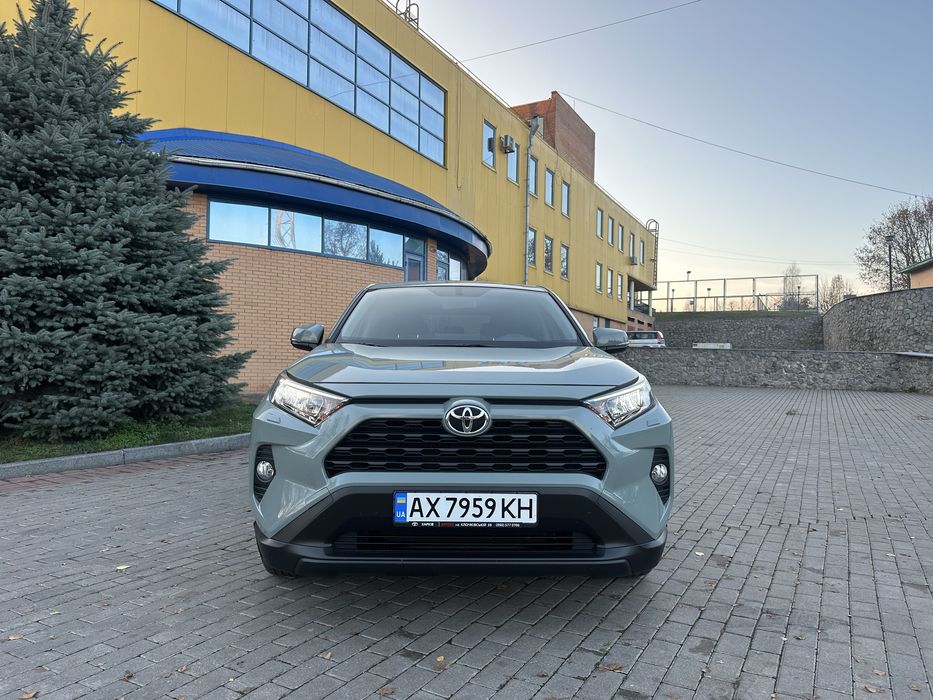 Продам TOYOTA RAV-4 новий автомобіль, пробіг 22 т.км