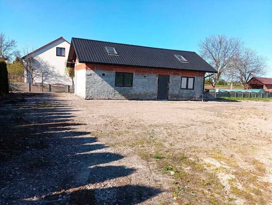 Hala 100 m² + plac/działka 1500 m² pod magazyn lub składowanie – Łaganów