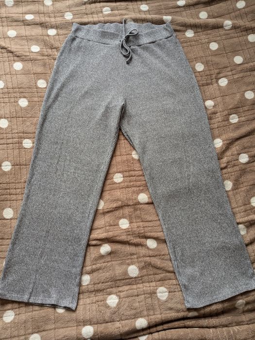 Продам костюм сірий