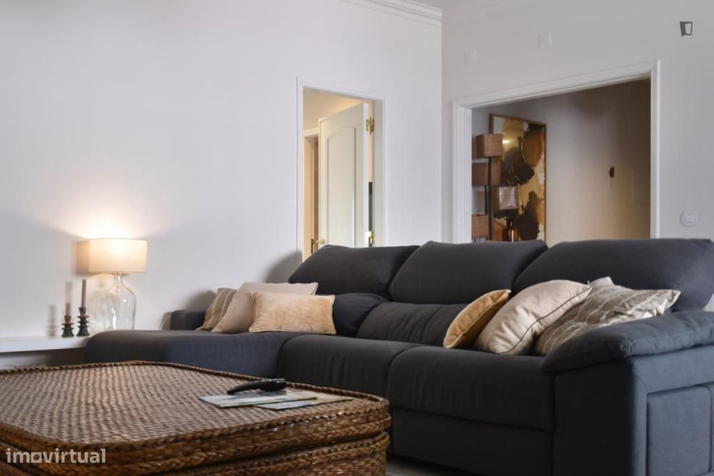 Apartamento com 2 quartos - localizado em Linda-a-Velha Lisbon