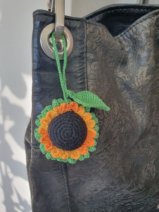 Продам брелок завяжусь игрушка амигуруми імігурумі