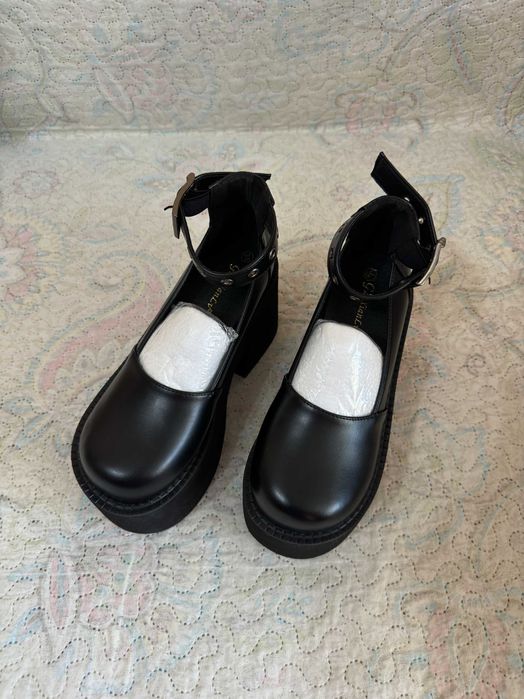 Жіноче взуття на платформі. НОВЕ