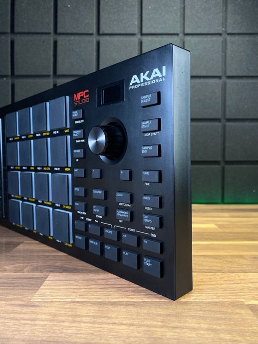 Akai MPC Studio 2 (Доставимо кур’єром — БЕЗКОШТОВНО!)