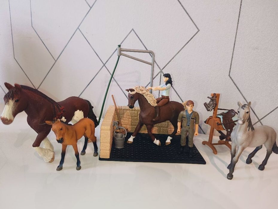 Zestaw Schleich myjnia i konie całość