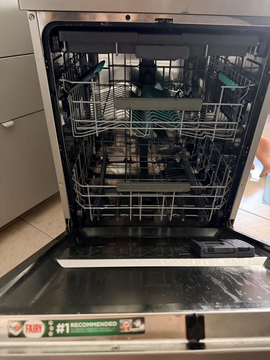 Máquina de Lavar Loiça Candy CNF 4A4S3PSX – Como Nova