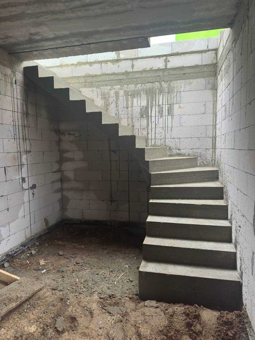 Монтаж бетонних сходів Київ та Область. Сходи з бетону НЕ ДОРОГО!