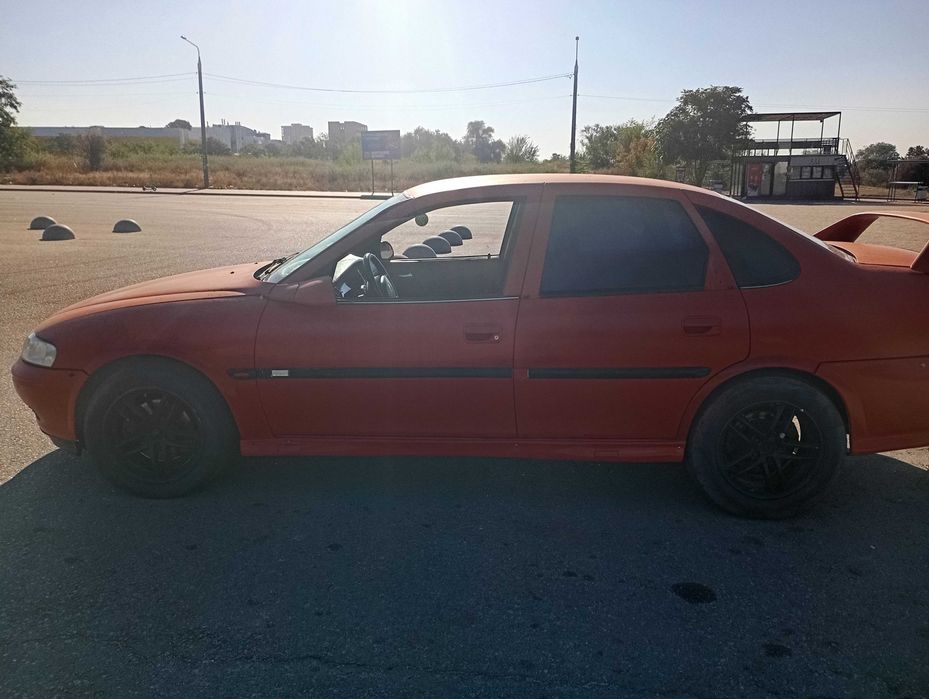 В рассрочку Opel Vectra АКПП двигатель X25XE на газу