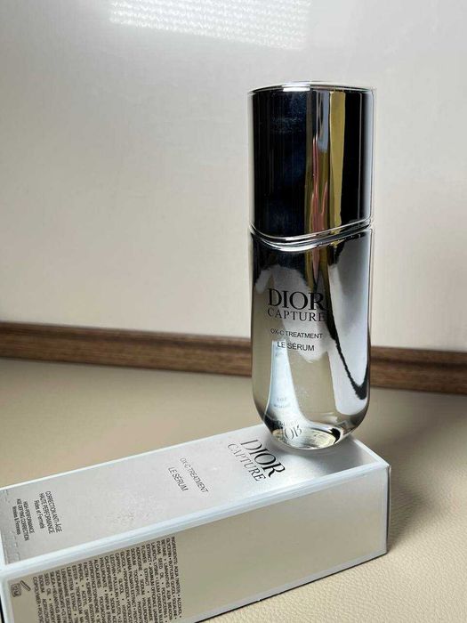 Сироватка для обличчя Dior Capture Ox-C