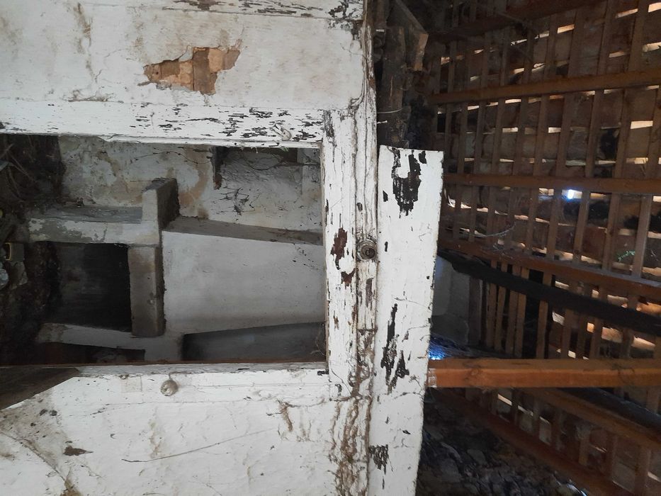 Ruina em pedra na Aldeia.