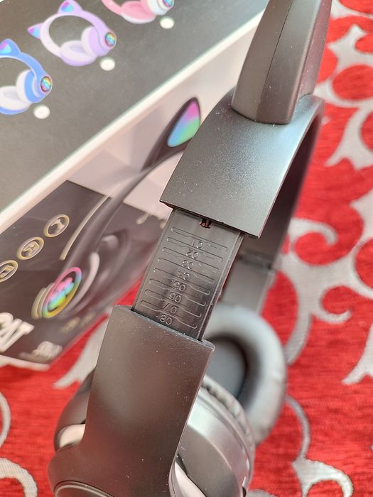 Навушники з підсвіткою CAT, STN-28