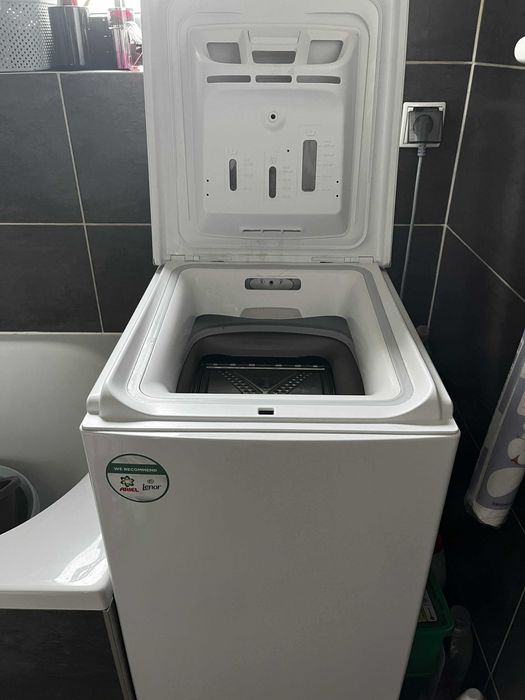 witam mam na sprzedaż pralkę  kupiona 3 mies temu jak nowa indesit