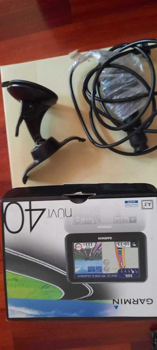 Garmin nuvi40 GPS Charger and Mount – New – In Lisbon64740902815619124