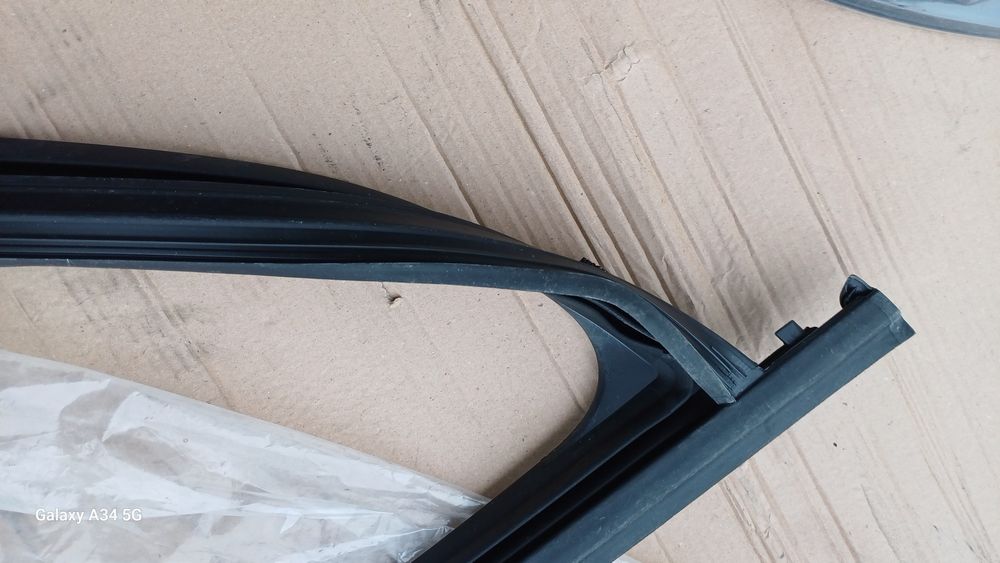 Uszczelka drzwi renault twingo lll 15r