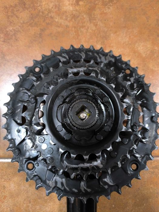 Pedaleira Shimano FC‑M371 3x9 velocidades – tripla 44/32/22