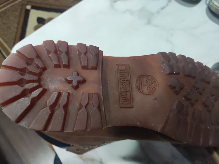 Продам осінні ботинки