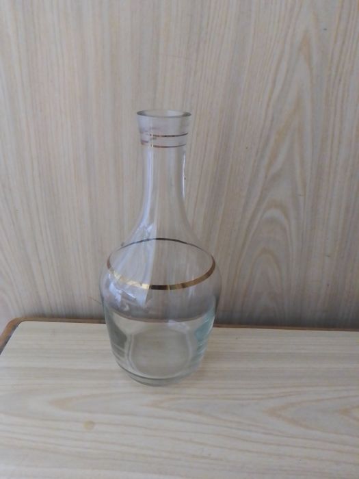 графін. соусниця, чашки