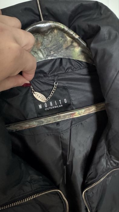 Krótka czarna elegancka kurtka Mohito XS