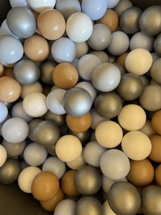 Продам басейн з кульками