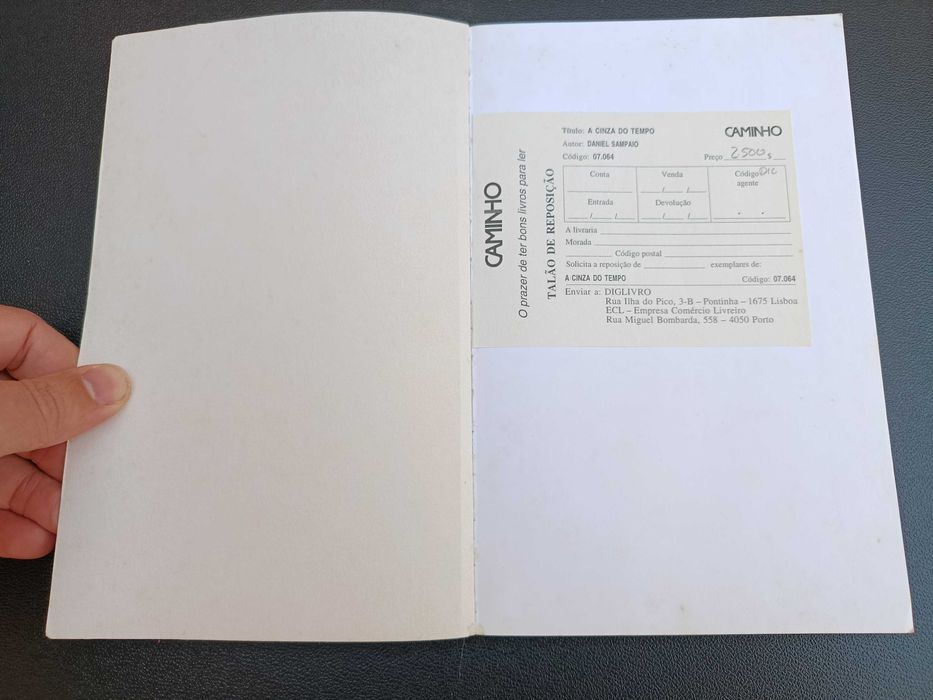 Livro "A Cinza do Tempo", de Daniel Sampaio