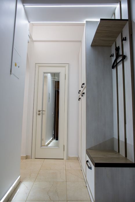 Поруч Т Ц Форум, вільна, 800 грн