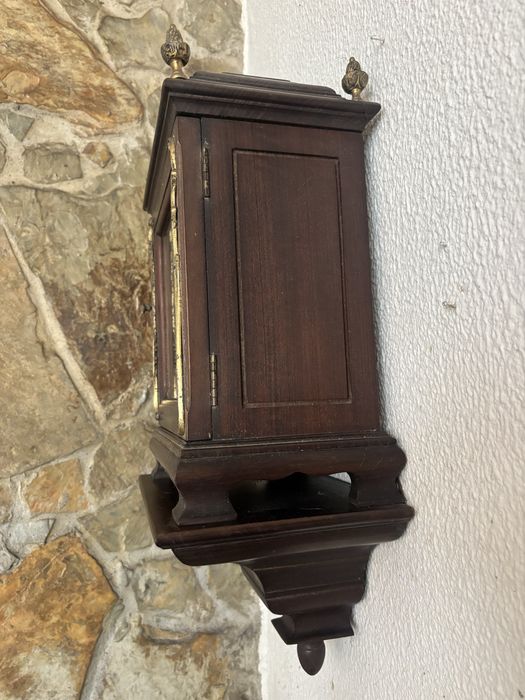 Relogio antigo de madeira escura