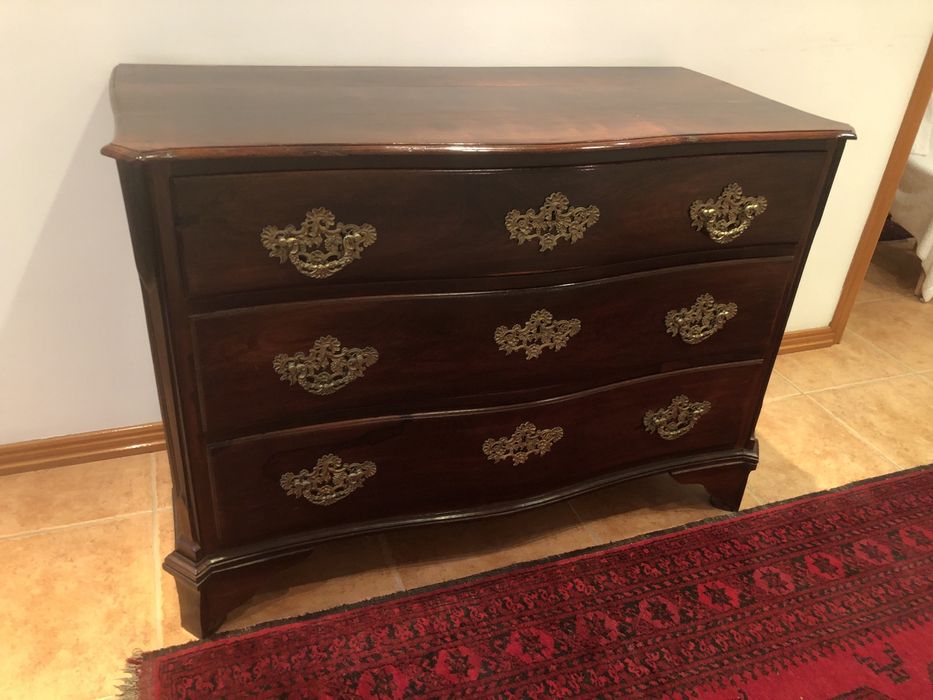 Comoda D. jose em pau santo