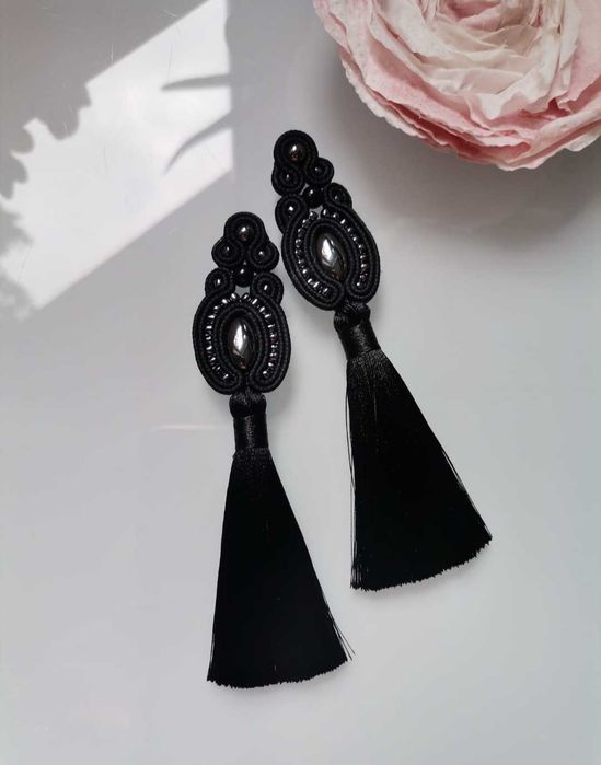 Eleganckie kolczyki sutasz