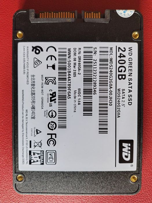 Абсолютно нові WD 240 SATA SSD