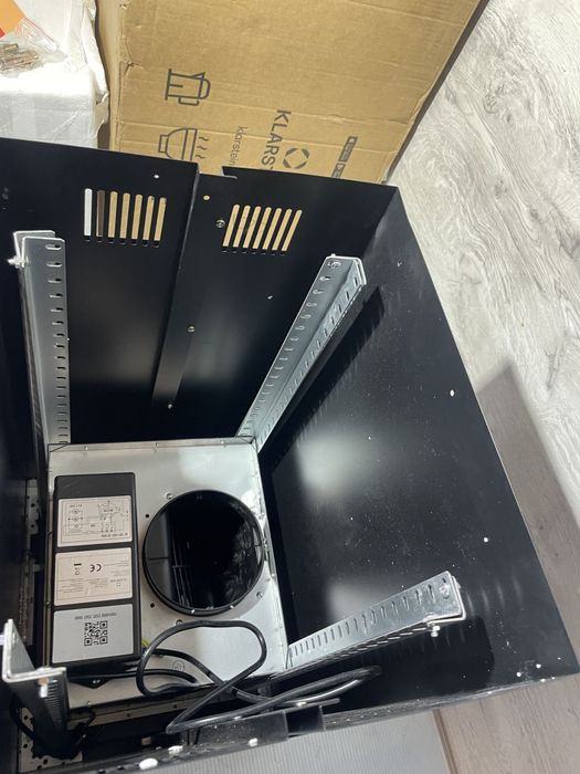 Острівна кухонна витяжка Klarstein Structura