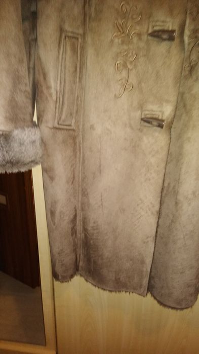 Ładny korzuszek damski firmowy