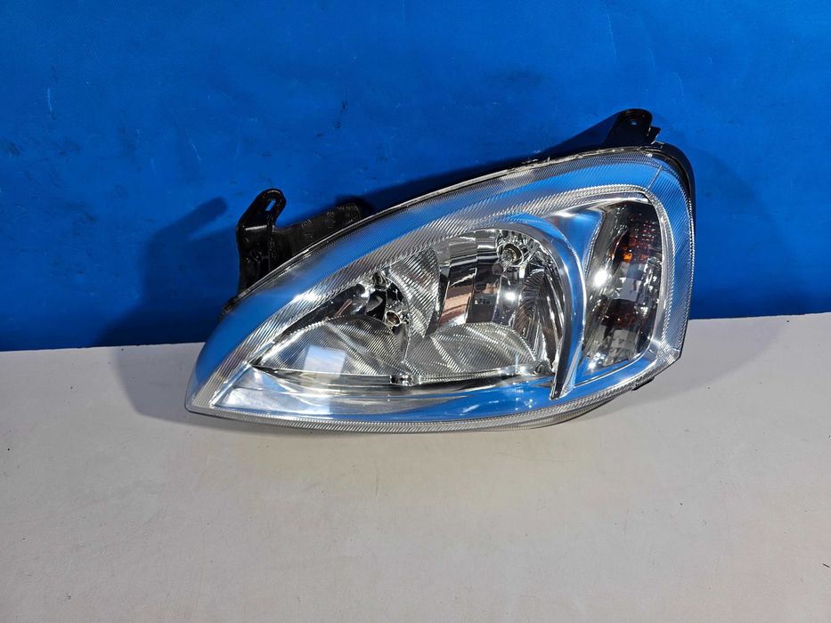Opel Corsa C Lampa przód Przednia lewa Europa EU