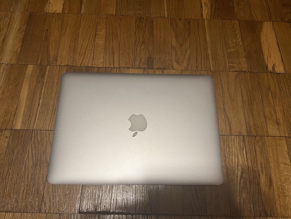 Продам MacBook Air