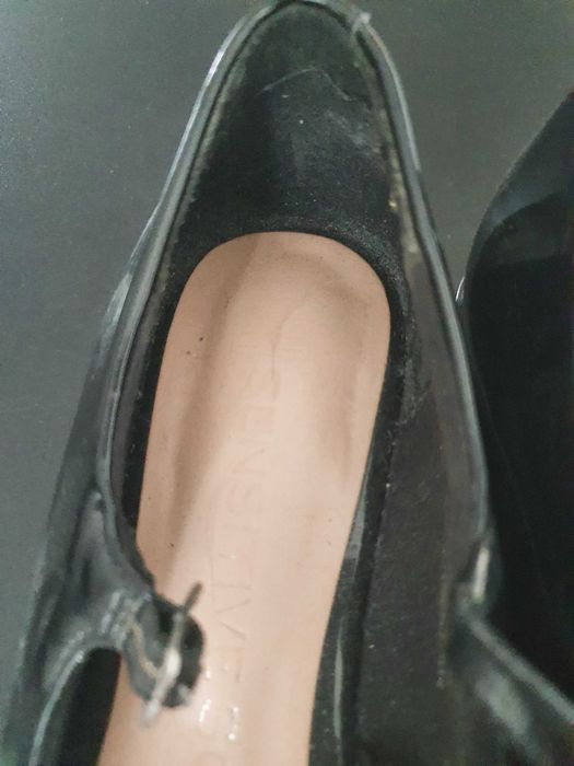 buty czarne lakierki baleriny zapinane Mary–Jan