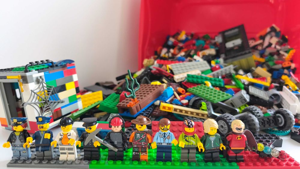 klocki LEGO z figurkami mix luzem 4 kg