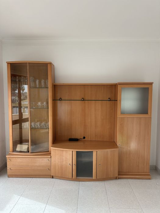 Móvel de Sala Completo com Cristaleira e Garrafeira – Excelente Estado